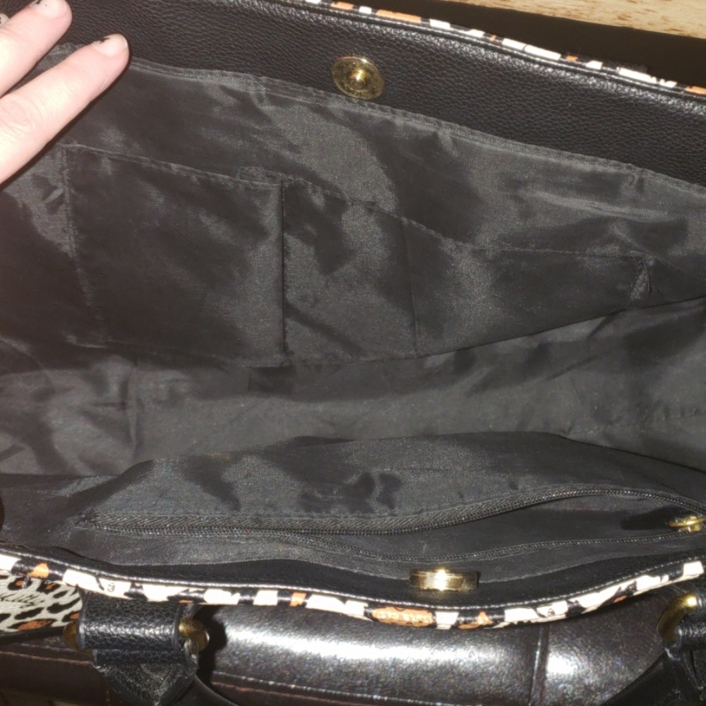 Hello Kitty Purse - Picture 3 of 7